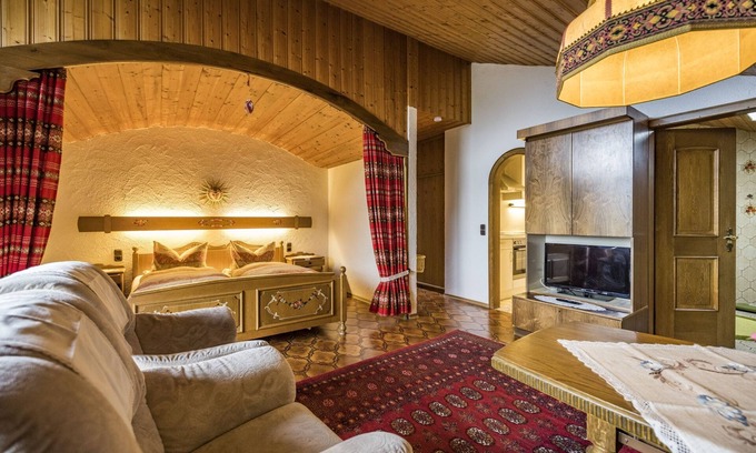Bayerisch Gmain Apartamento | Apartamento Predigtstuhl con balcón y vistas a la montaña