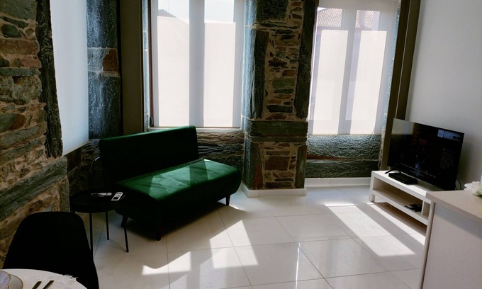 Vila Nova de Foz Coa Apartamento | Apartamento 'Valley Apartamentos T1' con vistas a la montaña, Wi-Fi y aire acondicionado.