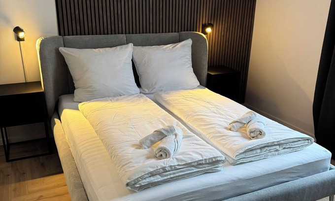 Iserlohn Apartamento | Apartment "Pure & Stylish: Black"