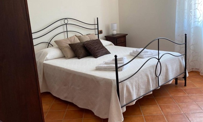 Montallegro Apartamento | Apartment 'Quadrone Torre Salsa' with Sea View, Shared Terrace and Air Conditioning