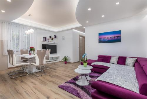 Fazana Apartamento | Apartment R & Z-Brand new family apartment with a spacious yard