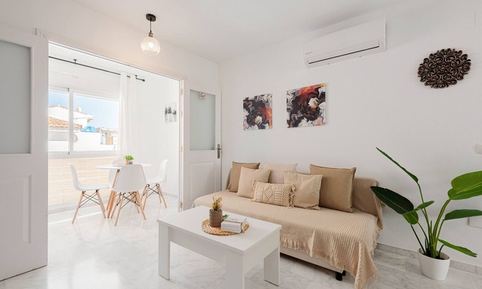 Bailen-Miraflores Apartamento | Apartamento 'Rd Berrocal' con Wi-Fi y aire acondicionado