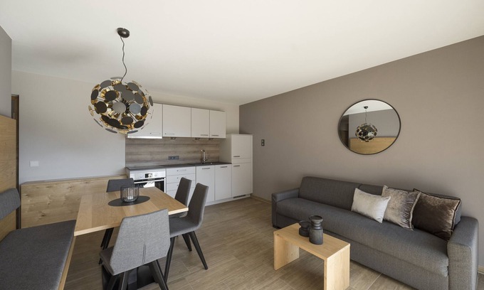 Rabla Apartamento | Apartamento "Residence Sonja - Fagus" con piscina compartida y Wi-Fi