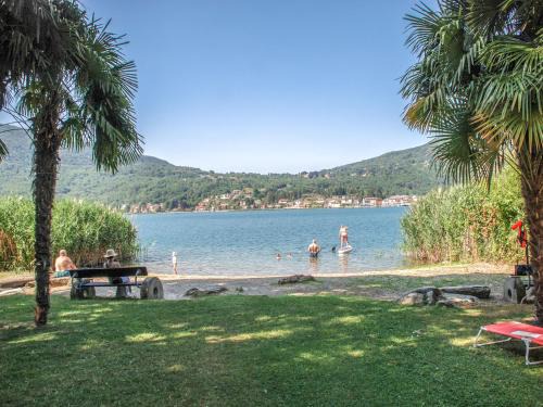 Caslano Apartamento | Apartment Residenza Parcolago Apt-212 by Interhome
