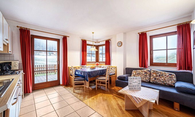 Curon Venosta Apartamento | Apartamento "Rieglhof Maisel" con vistas a la montaña, jardín y Wi-Fi