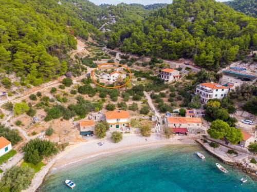 Gdinj Apartamento | Apartment Robinzon Lantana