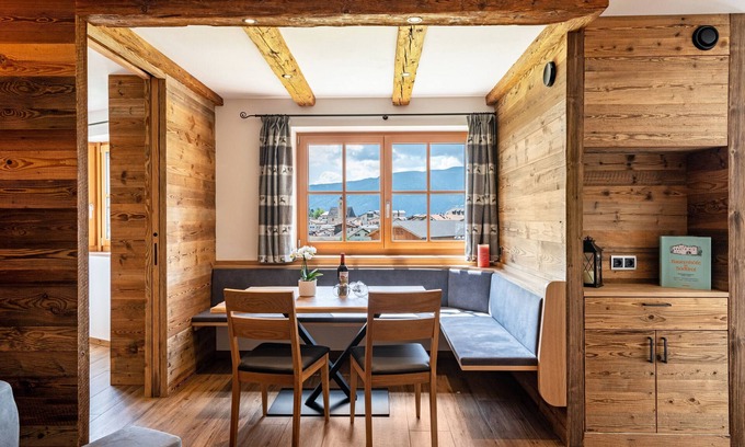 Lajen Apartamento | Apartamento 'Rodererhof Lajen Apt Raschötz' con vistas a la montaña, balcón y Wi-Fi
