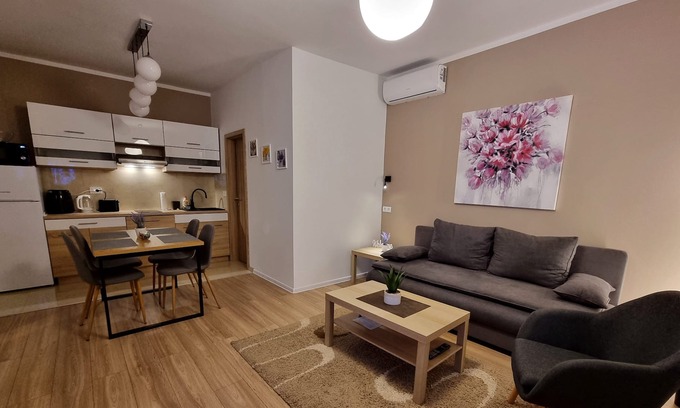 Bilje Apartamento | Apartment & Rooms Corina pleasant and peaceful vacation for up to 9 people.