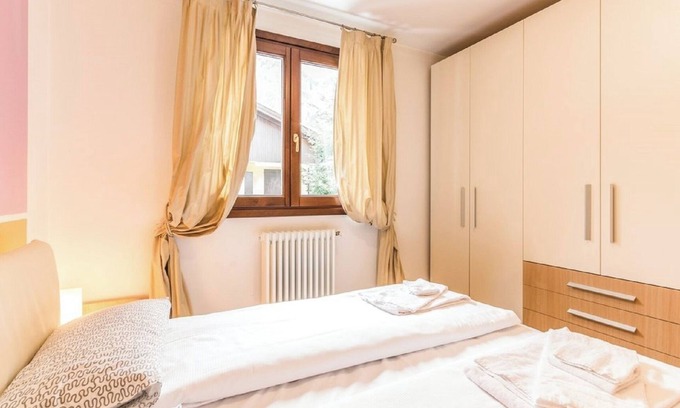 Carisolo Apartamento | Apartamento 'Rosa delle Dolomiti Bilocale1' con vistas a la montaña y sauna compartida