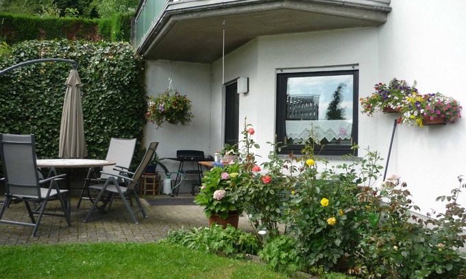 Niedershausen Apartamento | Apartamento 'Rosita' con terraza privada, jardín privado y Wi-Fi