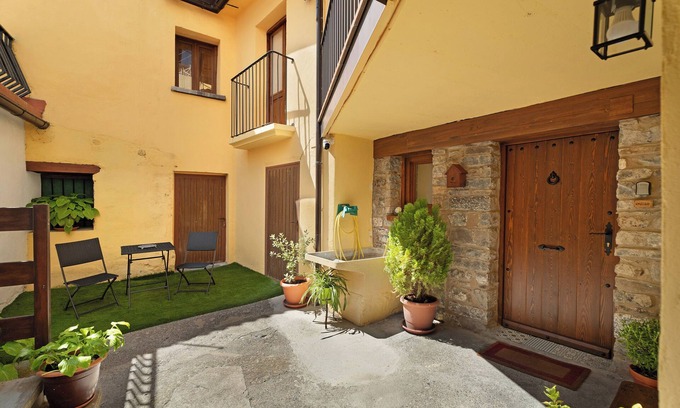 Torla Apartamento | Apartamento 'Apartamento Rural Ordiso' con vistas a la montaña, terraza privada y Wi-Fi