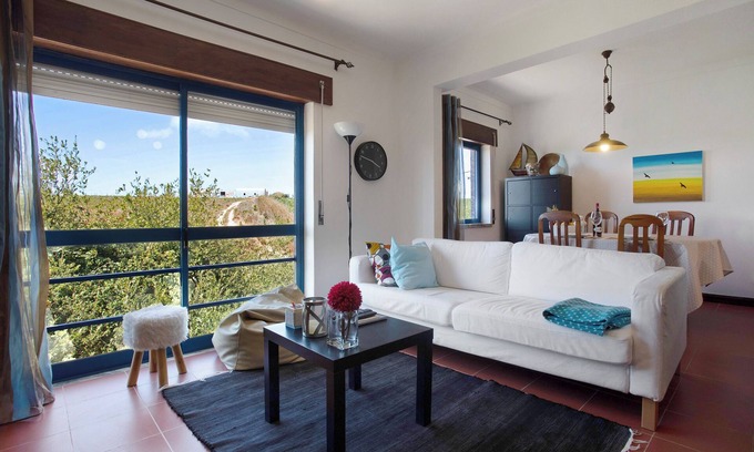 Sao Bernardino Apartamento | Apartamento "Sao Bernardino Beach House" con vistas al mar, terraza cubierta privada y Wi-Fi
