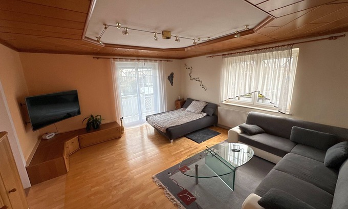 Spielberg Apartamento | Apartamento 'Schöne Ferienwohnung Im Murtal' con vistas a la montaña, terraza privada y Wi-Fi