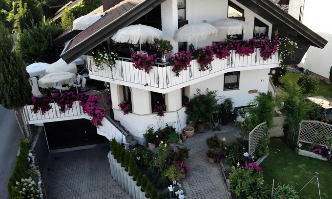 Langenargen Apartamento | Apartamento 'Schindele' con vistas a la montaña, balcón y Wi-Fi