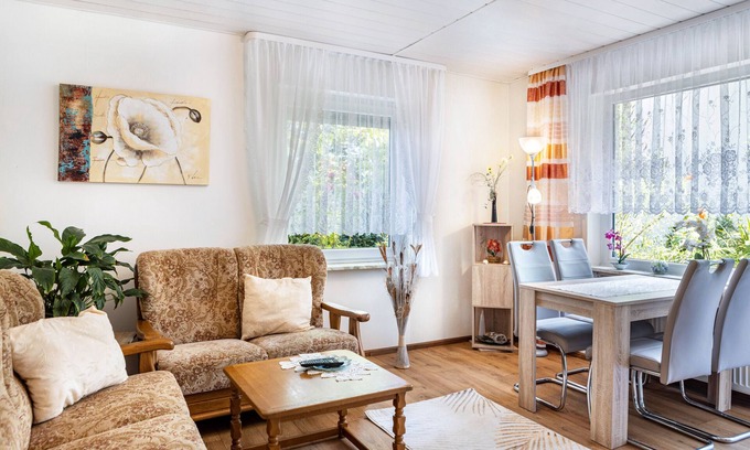 Naumburg Apartamento | Apartamento 'Schneeweißchen' con terraza privada y Wi-Fi