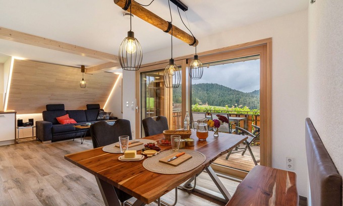 Wolfach - Saint Roman Apartamento | Apartamento 'Schwarzwaldblick' con vistas a la montaña, jardín compartido y Wi-Fi