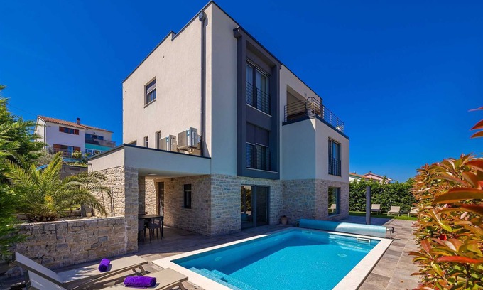 Njivice Apartamento | Apartment SIORA with heated pool