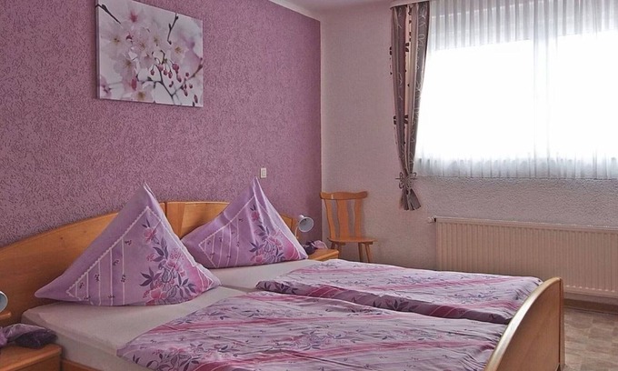 Fischbach bei Dahn Apartamento | Apartamento 'Sonnenblick - Fewo 2' con balcón y Wi-Fi