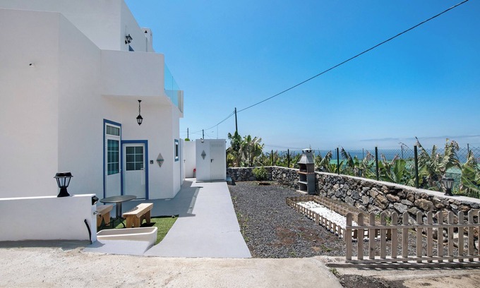 Tijarafe Apartamento | Apartamento 'Solaris' con vistas al mar, terraza privada y Wi-Fi