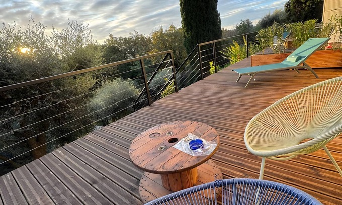 Speracedes Apartamento | Apartamento 'Soleil Et Oliviers' con vistas a la montaña, Wi-Fi y aire acondicionado