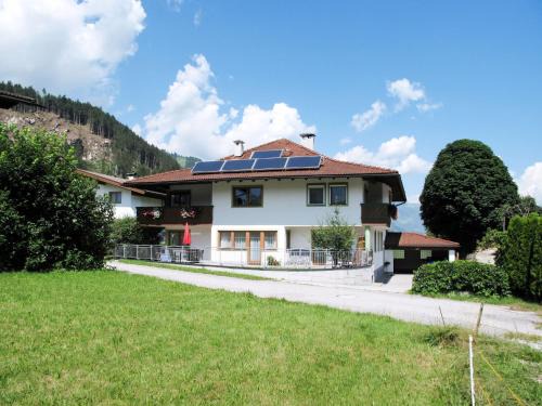 Zillertal Apartamento | Apartment Sonne-3 by Interhome