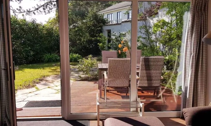 Monkeberg Apartamento | Apartment 'Sonnige Ferienwohnung In Mönkeberg' with Private Terrace, Garden and Wi-Fi