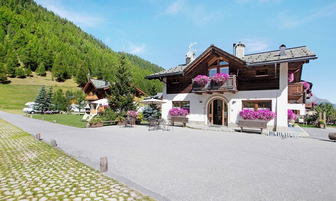 Livigno Apartamento | Apartamento 'Stella Alpina Camping Stella Alpina' con vistas a la montaña, jardín compartido y Wi-Fi