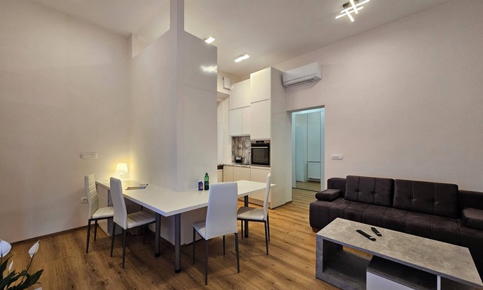 Ljubljana Old Town Apartamento | Apartment Sviti Tour As Modern and quiet place by Town Hall with AC and WI-FI