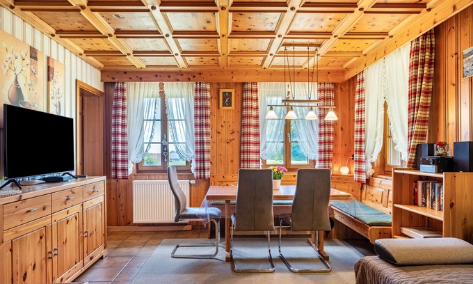 Wolfach - Saint Roman Apartamento | Apartamento 'Talblick' con vistas a la montaña, terraza privada y Wi-Fi
