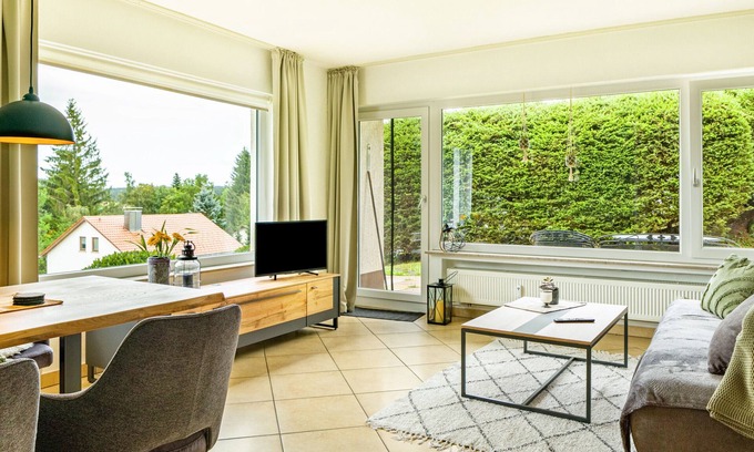 Schoenwald Apartamento | Apartamento "Tannenblick" con terraza privada y Wi-Fi