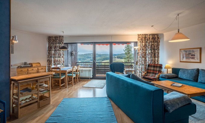 Schonach im Schwarzwald Apartamento | Apartamento 'Terrassenpark 160' con vistas a la montaña, balcón y Wi-Fi