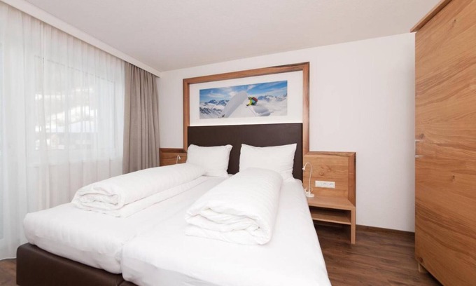 Pettneu am Arlberg Apartamento | Apartamento 'Top 2 Kapall' con vistas a la montaña, jardín privado y Wi-Fi
