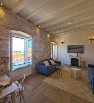 Vis Apartamento | Apartment Tomazina (seaview,central, heritage)