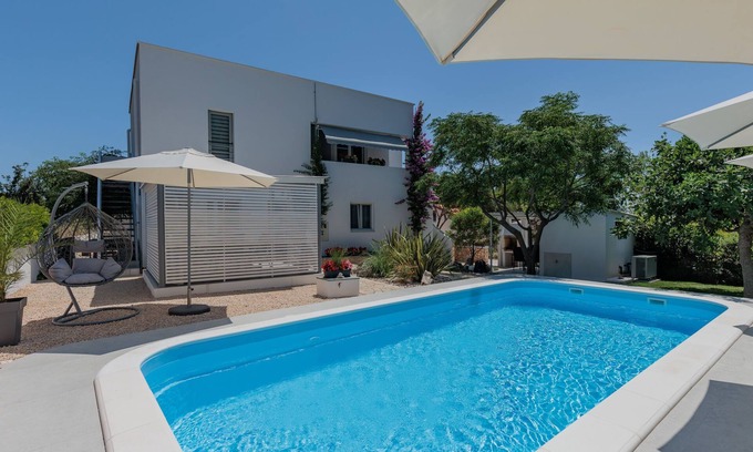 Vir Apartamento | Apartamento Tome by Interhome