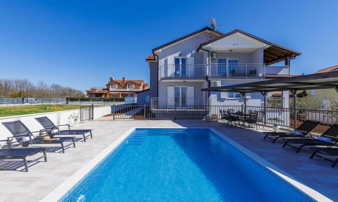 Umag Apartamento | Apartment Tommy-1 by Interhome