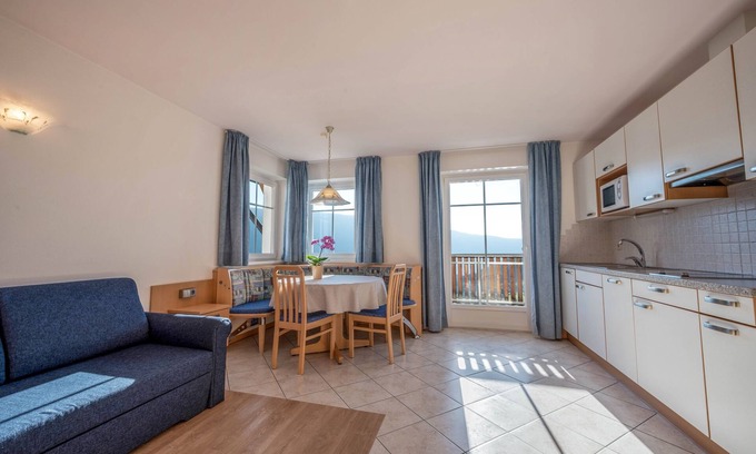 Terento Apartamento | Apartamento "Treyer 4 Typ B" con vistas a la montaña, Wi-Fi, balcón y jardín
