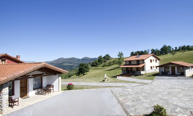 Cangas de Onís Casa | Apartamento 'Trasgu' con vistas a la montaña, terraza privada y Wi-Fi