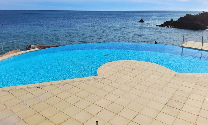 Le Trayas Apartamento | Apartamento "Trayas" con vistas al mar, piscina compartida y aire acondicionado