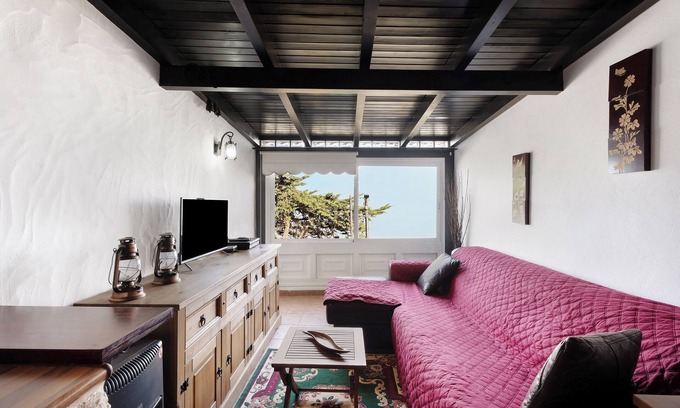 Mocanal Apartamento | Apartamento 'Trebol 2' con vistas al mar y Wi-Fi