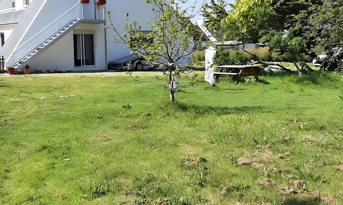 Plouescat Apartamento | Apartment 'Tric'horn' with Shared Garden and Balcony