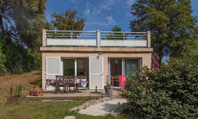Afa Apartamento | Apartamento 'U Trefulu Neru' con terraza privada, Wi-Fi y aire acondicionado