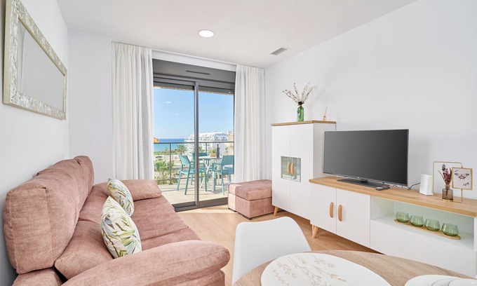 Los Llanos Apartamento | Apartamento 'Un Sueño Hecho Realidad En Torrox' con vistas al mar, Wi-Fi y aire acondicionado.