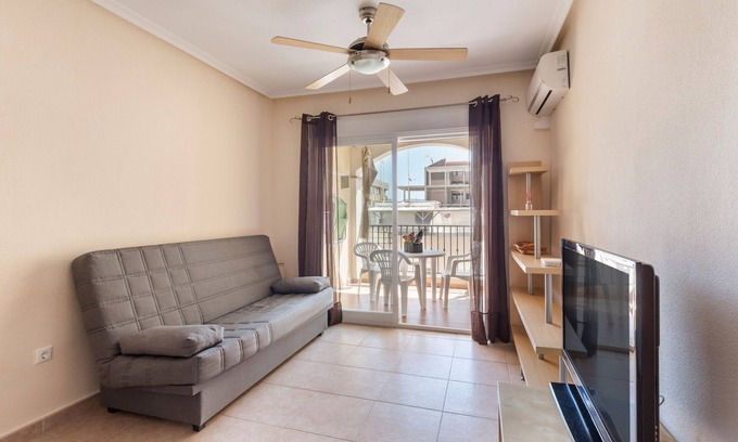 Puerto de Mazarrón Apartamento | Apartamento 'Vacaciones Sol Y Playa' con balcón y Wi-Fi