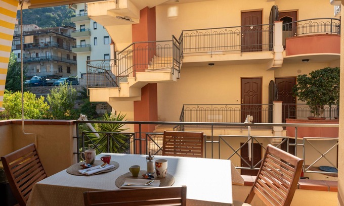 Piraino Apartamento | Apartment 'Vacanza Gliaca' with Sea View, Balcony and Air Conditioning