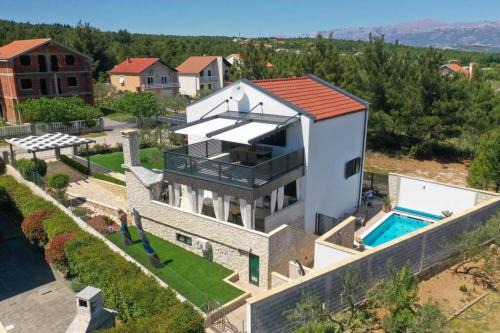 Pridraga Apartamento | Apartment Vala, 4*, sea view & private heated pool