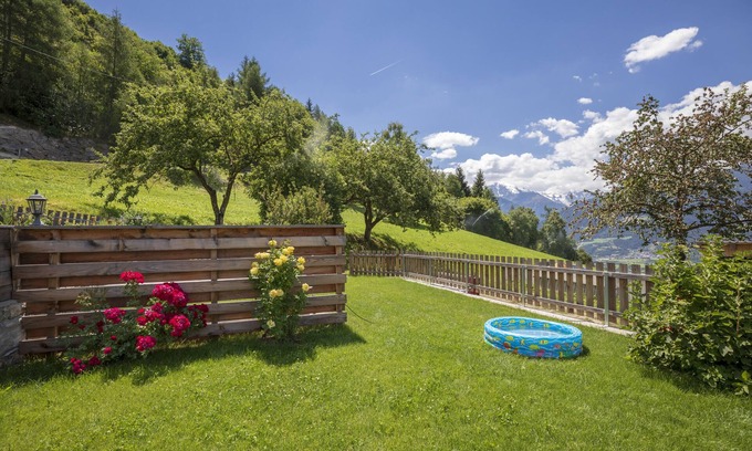 Sluderno Apartamento | Apartamento 'Vernalhof Apt Sunnaseit' con vistas a la montaña, terraza compartida y Wi-Fi