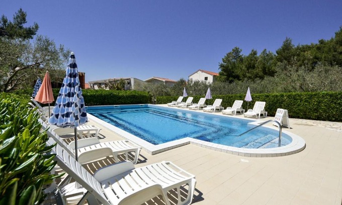 Vir Apartamento | Apartment Vesela-4 by Interhome