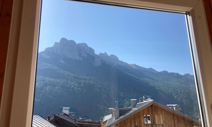 Vigo di Fassa Apartamento | Apartamento 'Vich' con vistas a la montaña, balcón y Wi-Fi