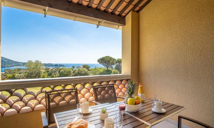 Cap Esterel Apartamento | Apartment Village Cap Estérel - Le Belvédère-13 by Interhome