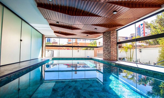 Cochabamba Apartamento | Apartment w/pool, sauna. Near Av. America